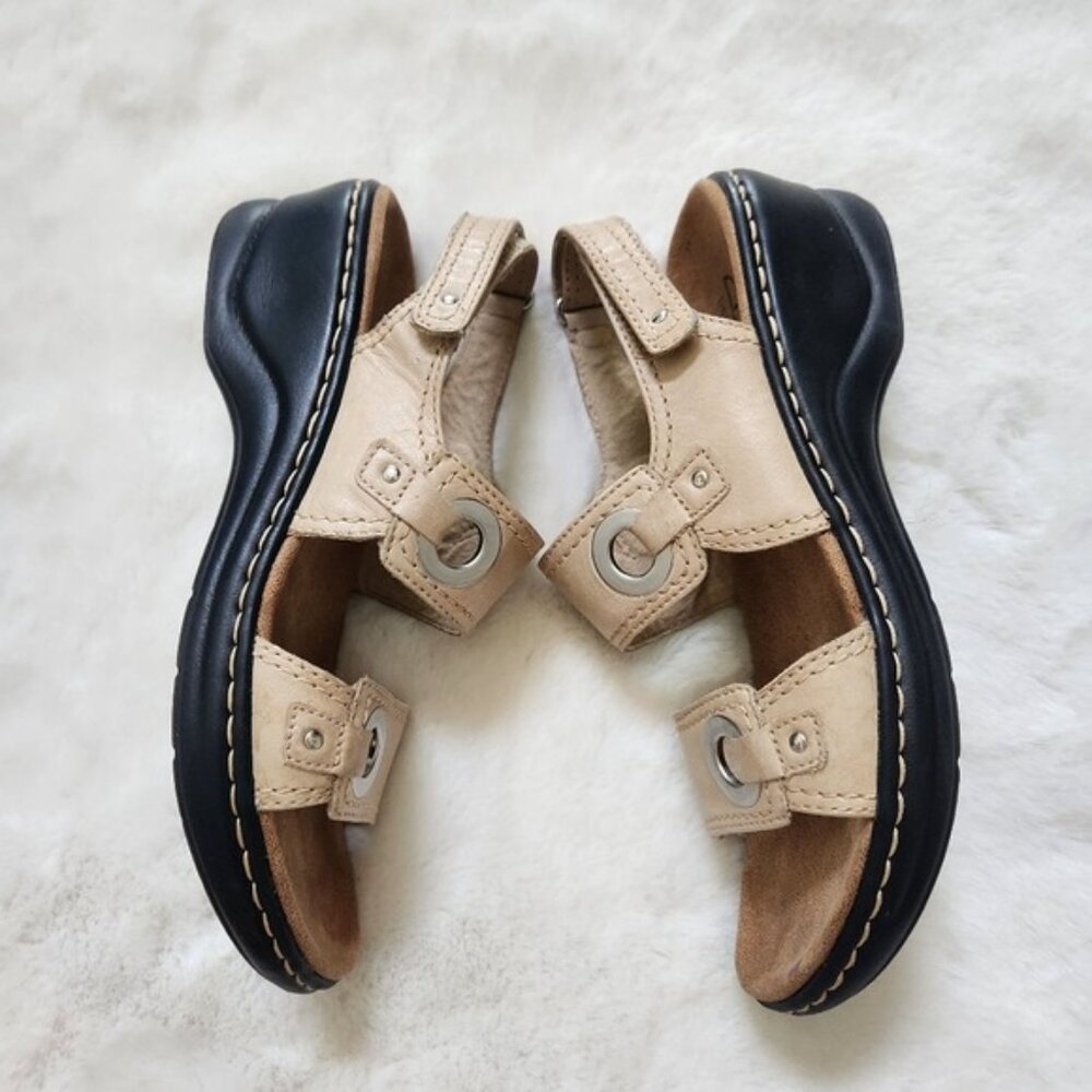 Clarks Bendables Hook and Loop Womens Cream Strappy Comfort Sandals - Picture 5 of 8